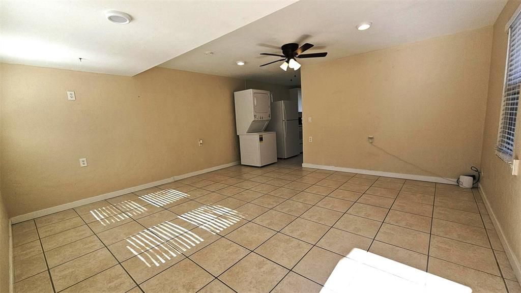 For Rent: $1,300 (1 beds, 1 baths, 672 Square Feet)