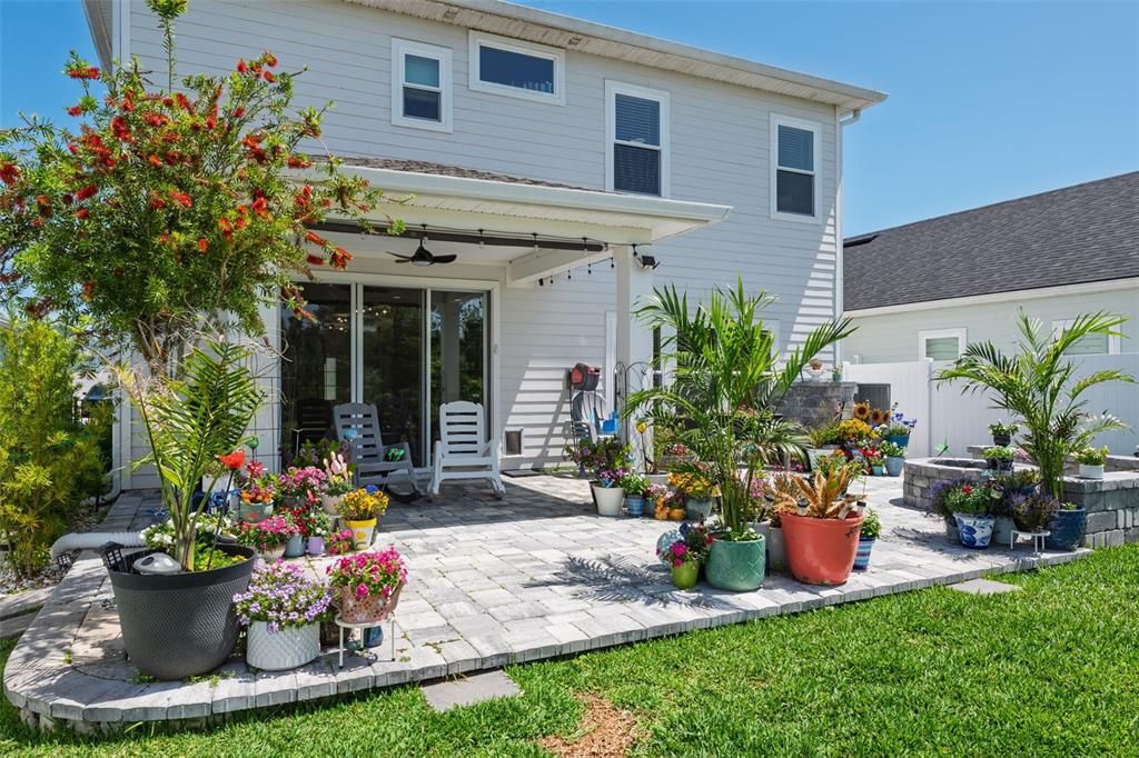 For Sale: $400,000 (3 beds, 2 baths, 2498 Square Feet)