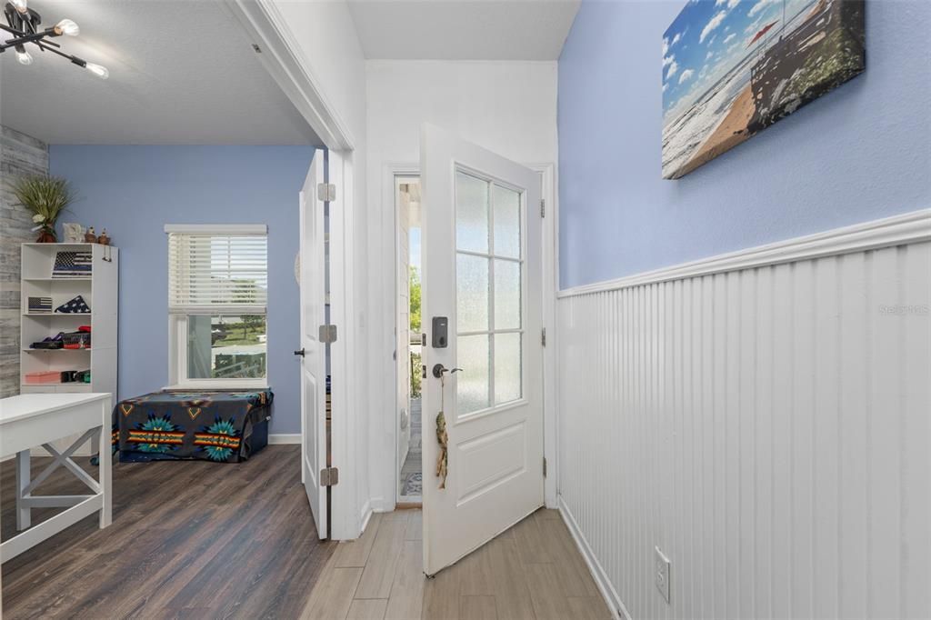 For Sale: $400,000 (3 beds, 2 baths, 2498 Square Feet)