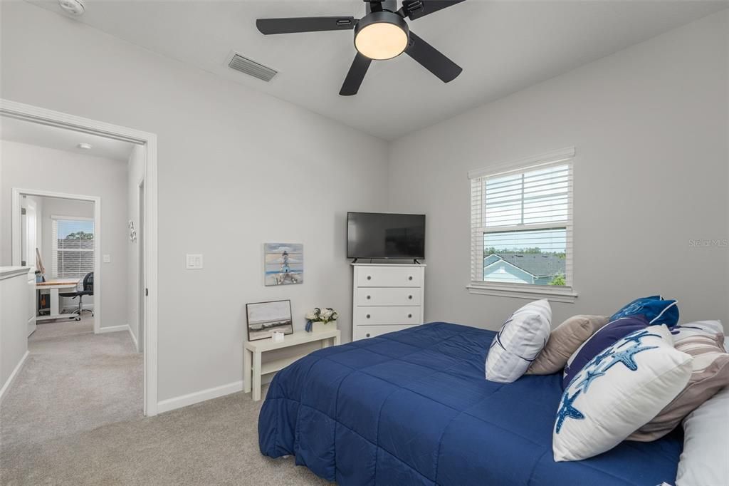 For Sale: $400,000 (3 beds, 2 baths, 2498 Square Feet)
