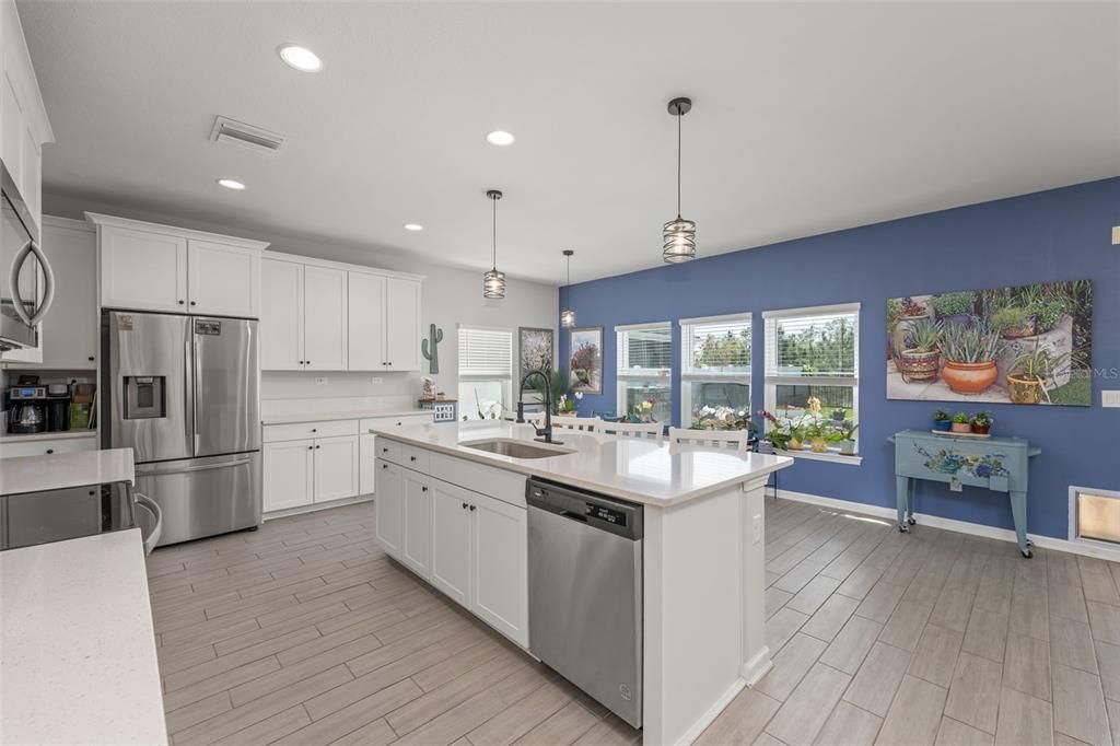 For Sale: $400,000 (3 beds, 2 baths, 2498 Square Feet)