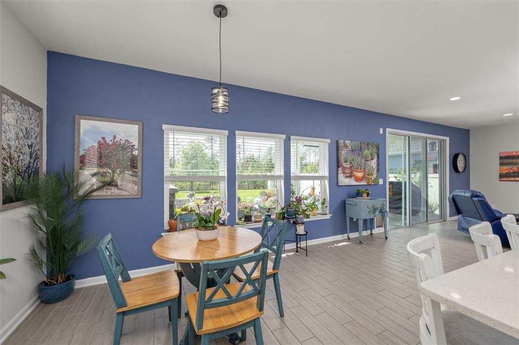 For Sale: $400,000 (3 beds, 2 baths, 2498 Square Feet)