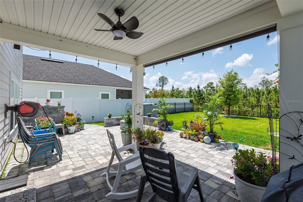 For Sale: $400,000 (3 beds, 2 baths, 2498 Square Feet)