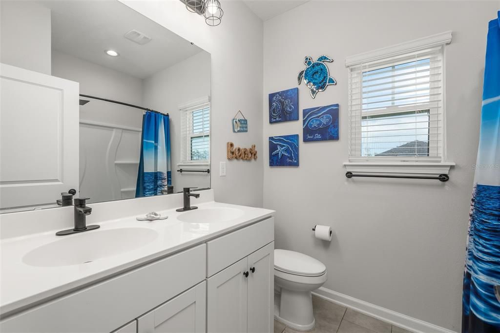 For Sale: $400,000 (3 beds, 2 baths, 2498 Square Feet)