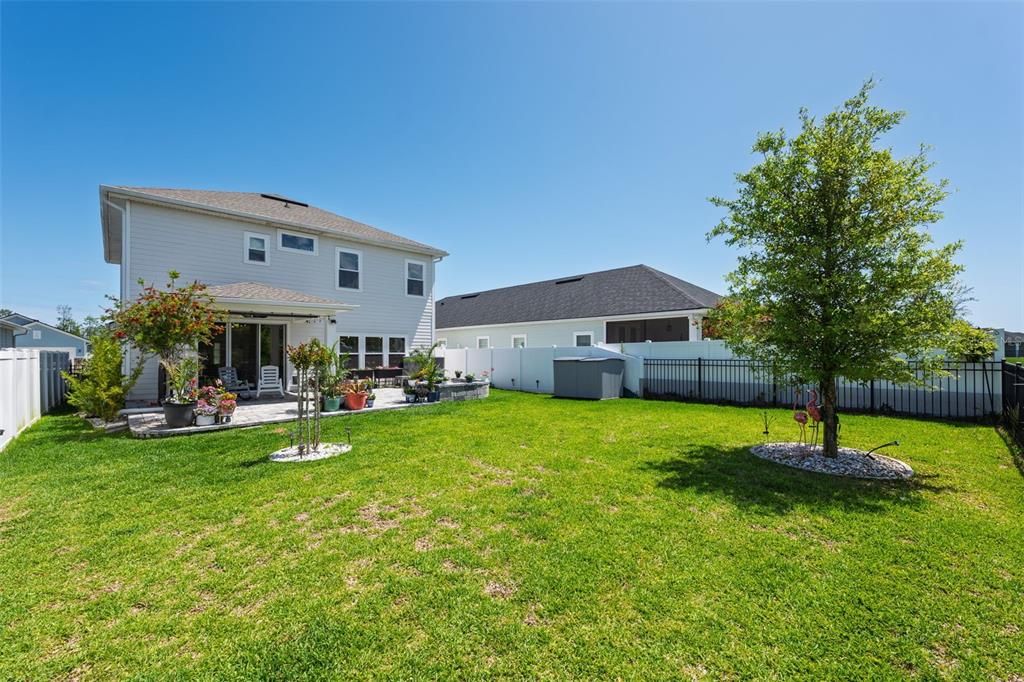 For Sale: $400,000 (3 beds, 2 baths, 2498 Square Feet)