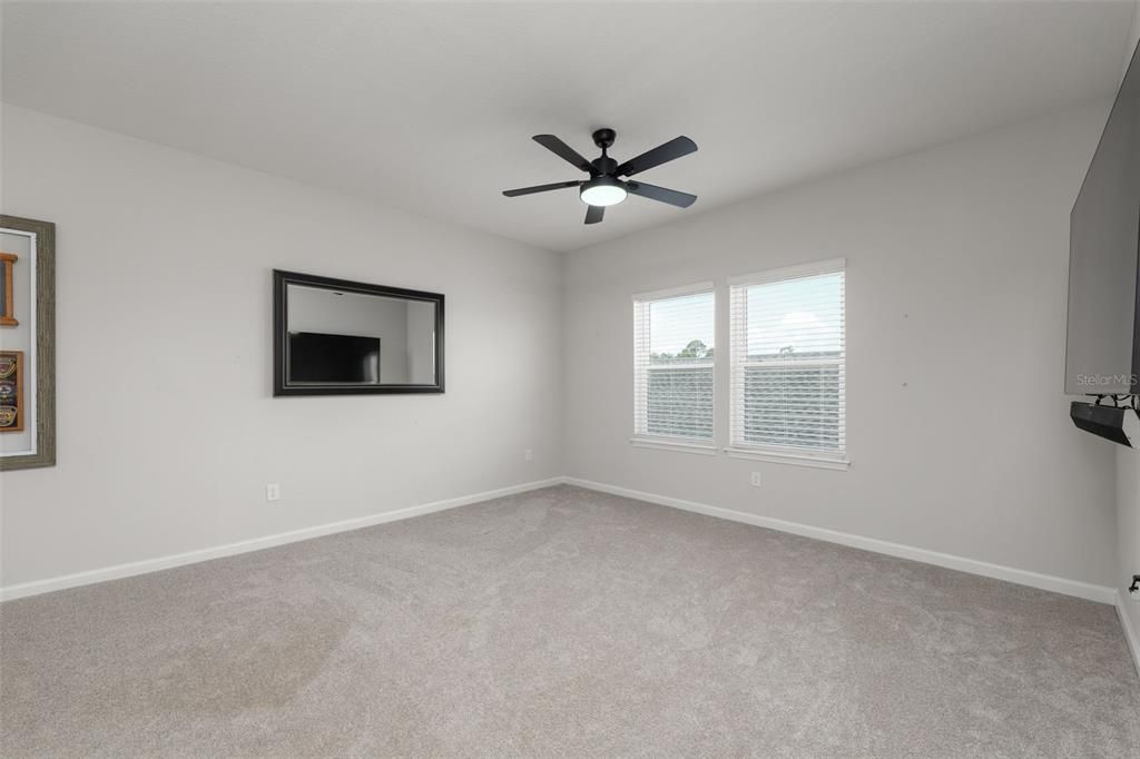 For Sale: $400,000 (3 beds, 2 baths, 2498 Square Feet)