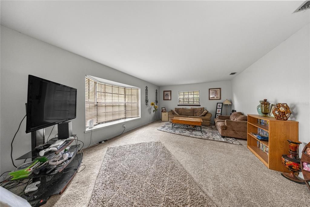 For Sale: $689,900 (4 beds, 3 baths, 1918 Square Feet)