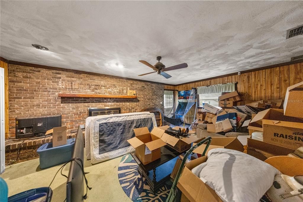 For Sale: $689,900 (4 beds, 3 baths, 1918 Square Feet)
