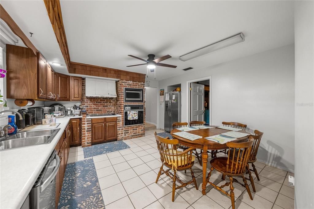 For Sale: $689,900 (4 beds, 3 baths, 1918 Square Feet)
