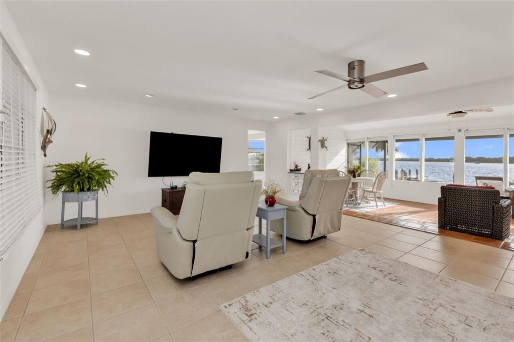 Activo con contrato: $535,000 (3 camas, 2 baños, 1808 Pies cuadrados)