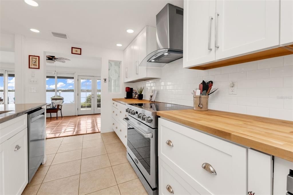 Activo con contrato: $535,000 (3 camas, 2 baños, 1808 Pies cuadrados)