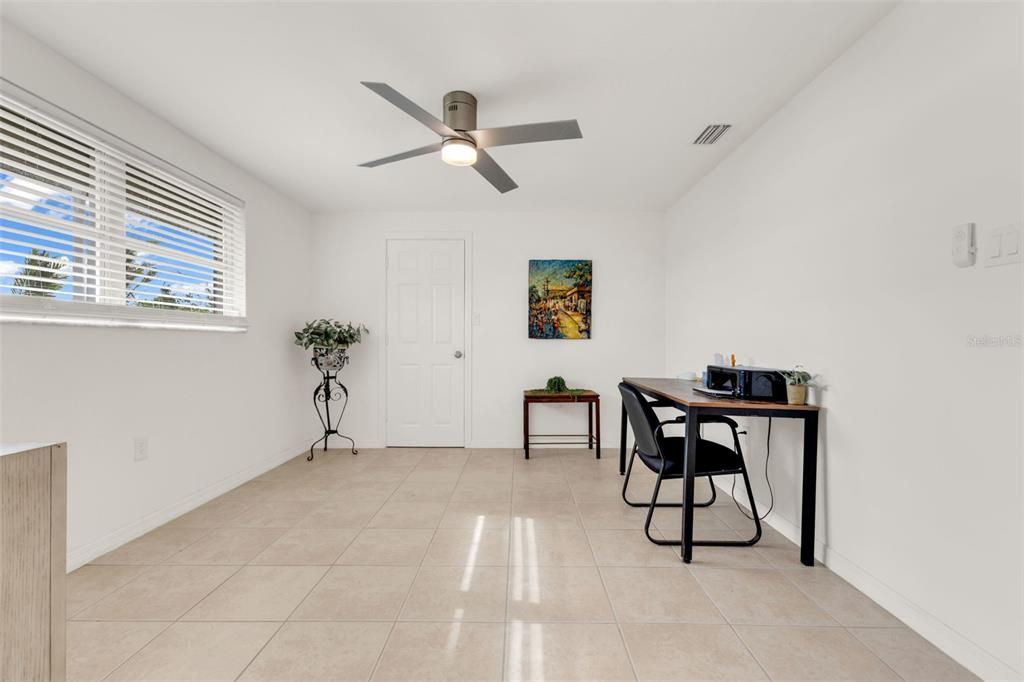 Activo con contrato: $535,000 (3 camas, 2 baños, 1808 Pies cuadrados)