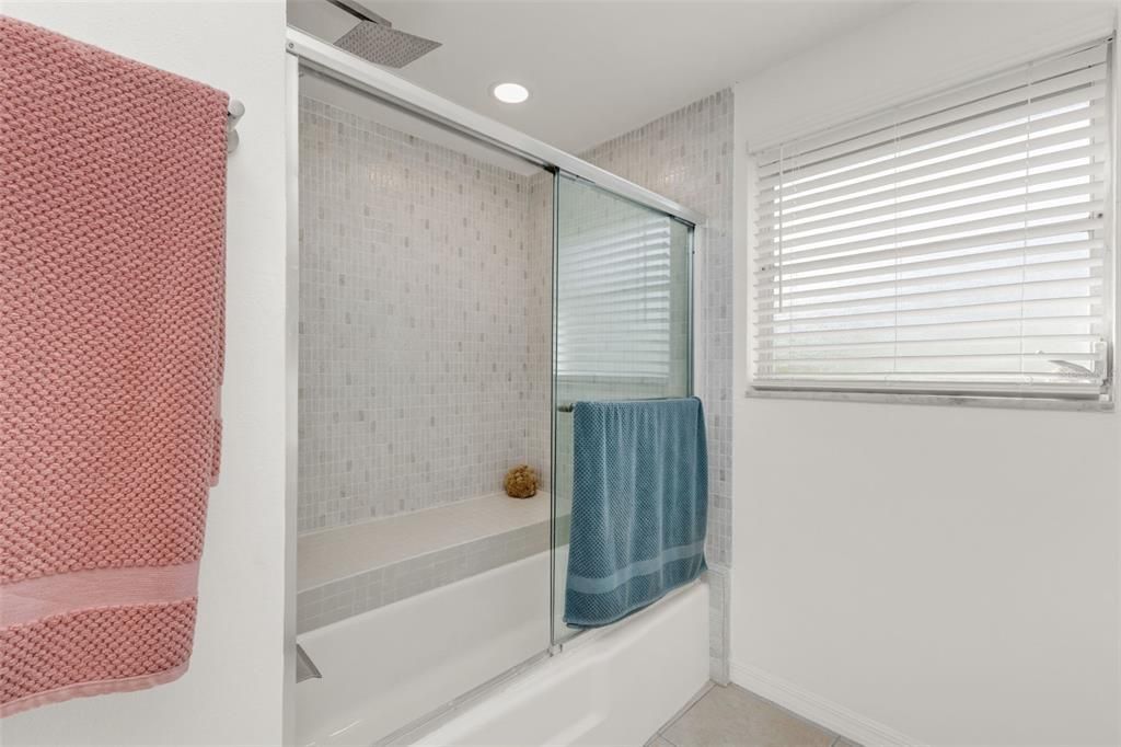 Activo con contrato: $535,000 (3 camas, 2 baños, 1808 Pies cuadrados)