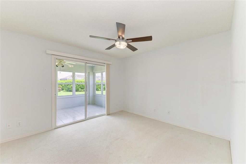 Activo con contrato: $410,000 (3 camas, 2 baños, 2144 Pies cuadrados)