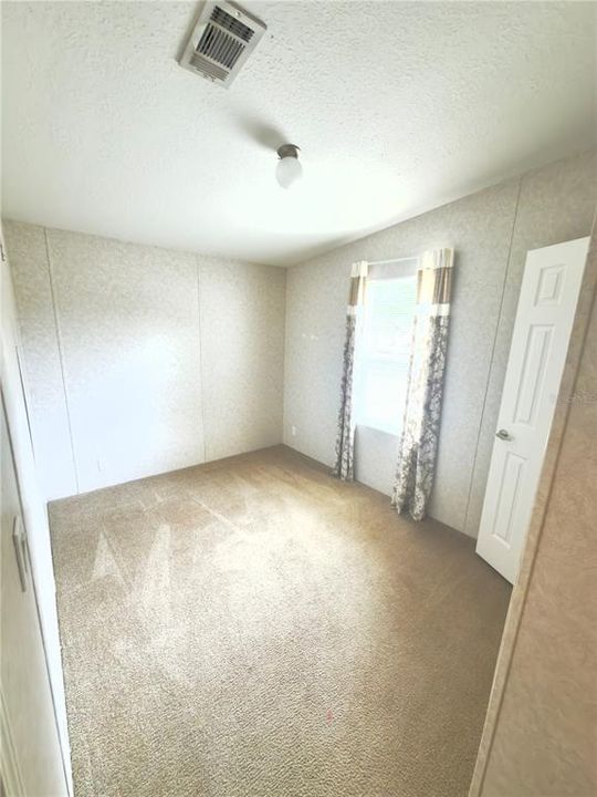 For Sale: $102,500 (3 beds, 2 baths, 1060 Square Feet)