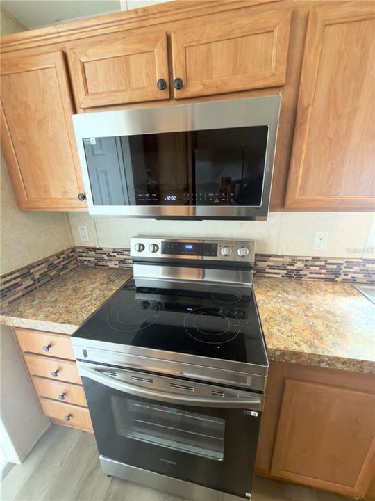 For Sale: $102,500 (3 beds, 2 baths, 1060 Square Feet)