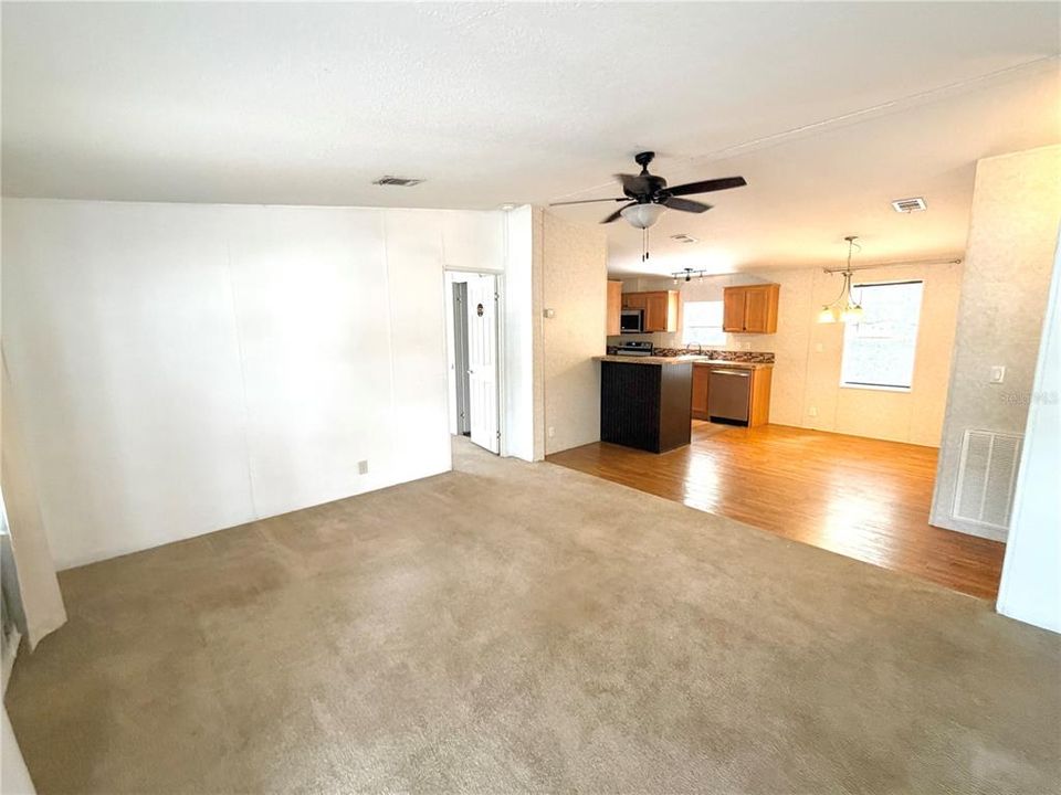 For Sale: $102,500 (3 beds, 2 baths, 1060 Square Feet)