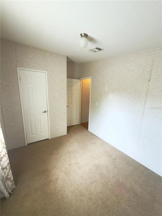 For Sale: $102,500 (3 beds, 2 baths, 1060 Square Feet)