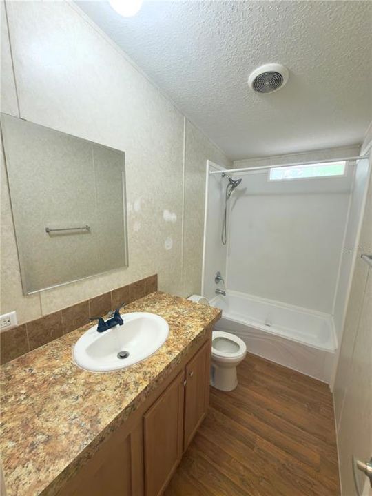 For Sale: $102,500 (3 beds, 2 baths, 1060 Square Feet)
