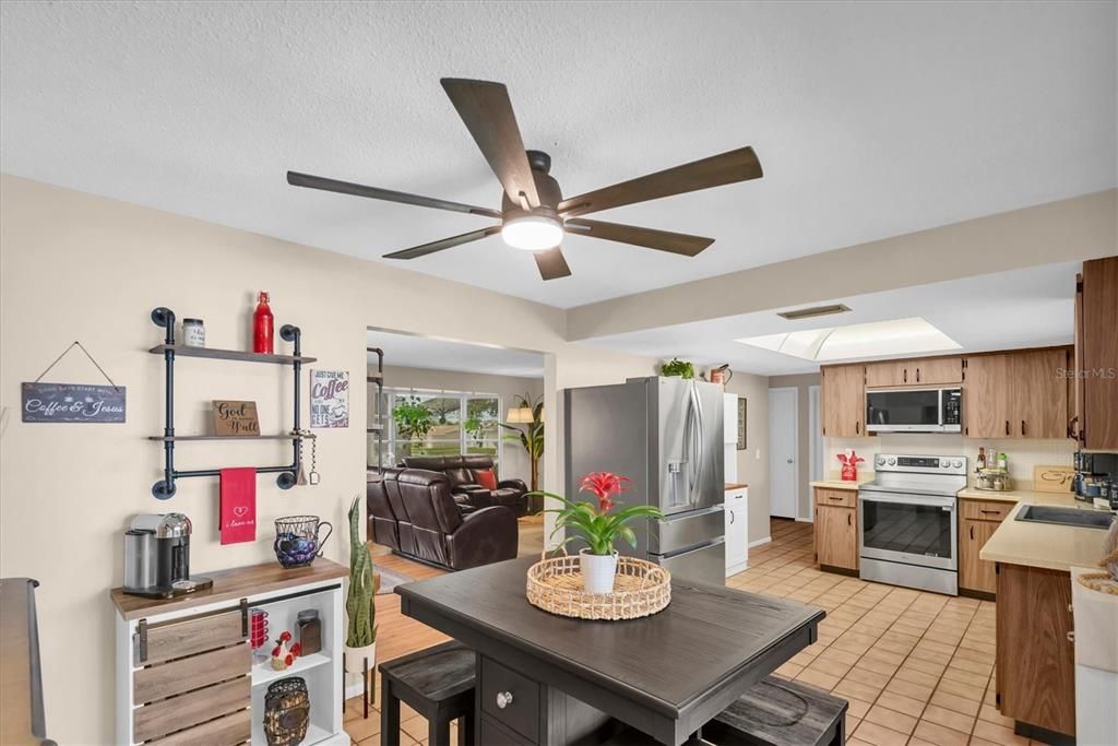 En Venta: $559,999 (3 camas, 2 baños, 1480 Pies cuadrados)