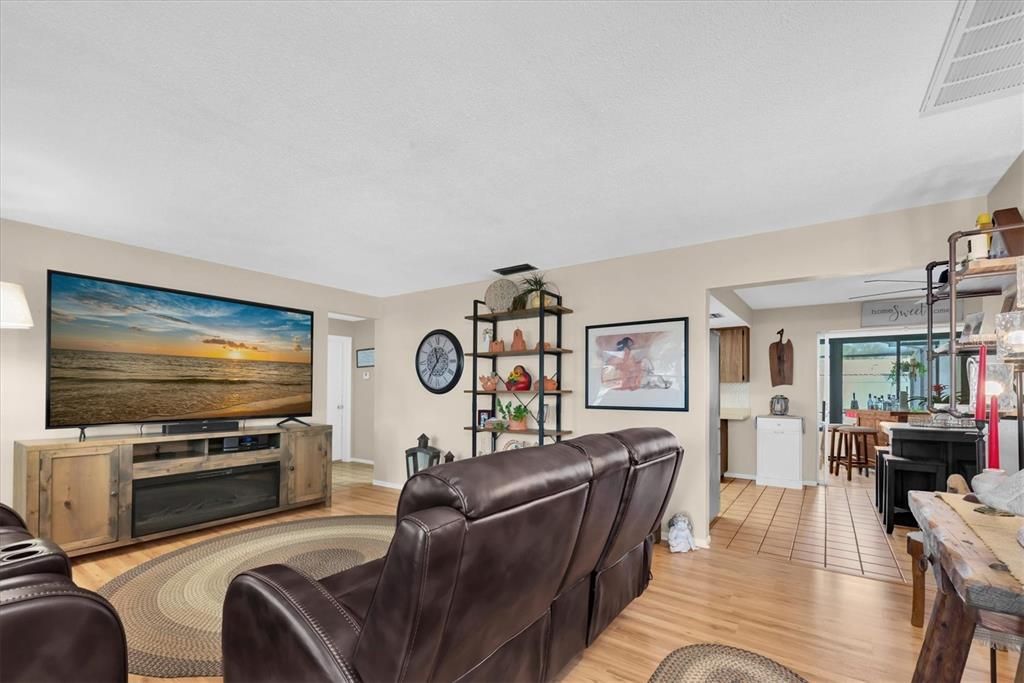 En Venta: $559,999 (3 camas, 2 baños, 1480 Pies cuadrados)