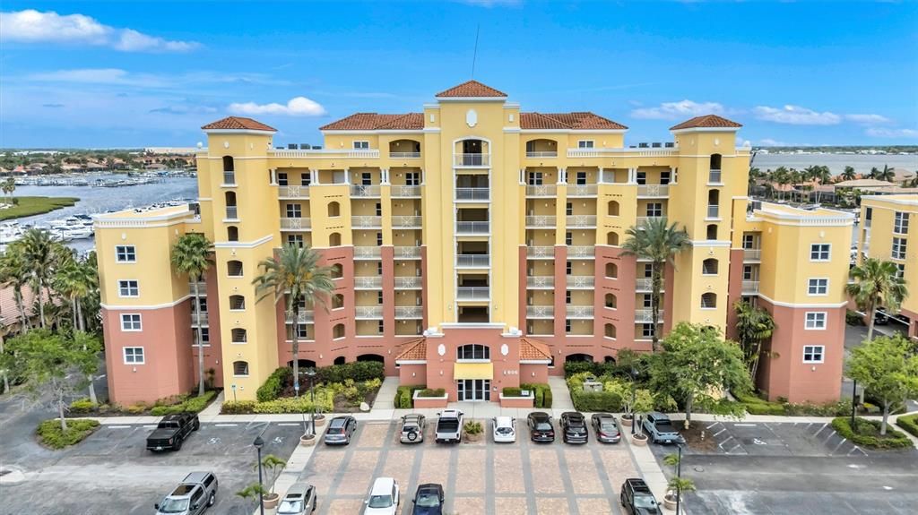 For Sale: $599,000 (3 beds, 2 baths, 2115 Square Feet)
