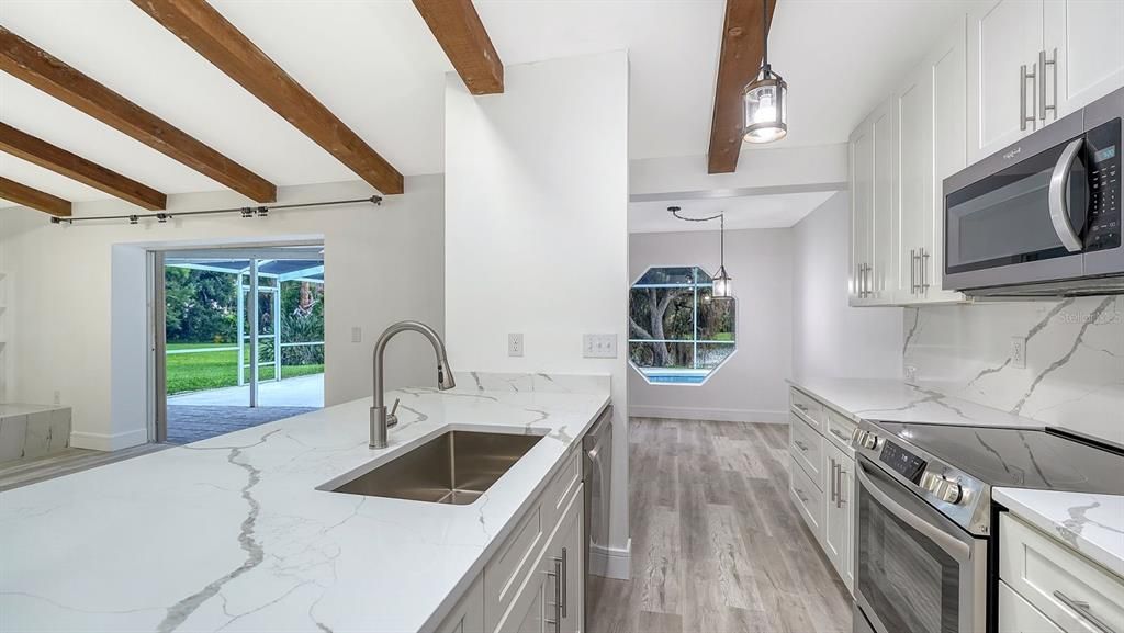 Activo con contrato: $584,900 (3 camas, 2 baños, 1574 Pies cuadrados)