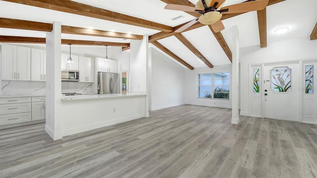 Activo con contrato: $584,900 (3 camas, 2 baños, 1574 Pies cuadrados)