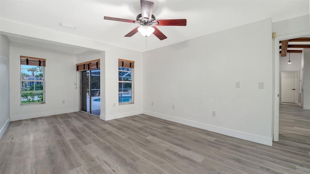 Activo con contrato: $584,900 (3 camas, 2 baños, 1574 Pies cuadrados)