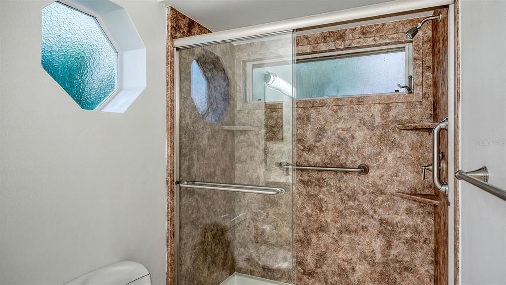 Activo con contrato: $584,900 (3 camas, 2 baños, 1574 Pies cuadrados)