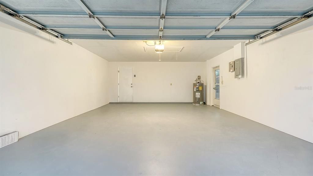 Activo con contrato: $584,900 (3 camas, 2 baños, 1574 Pies cuadrados)