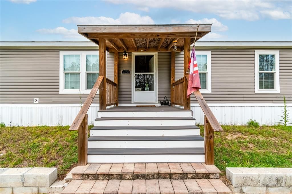 На продажу: $390,000 (4 спален, 2 ванн, 1404 Квадратных фут)
