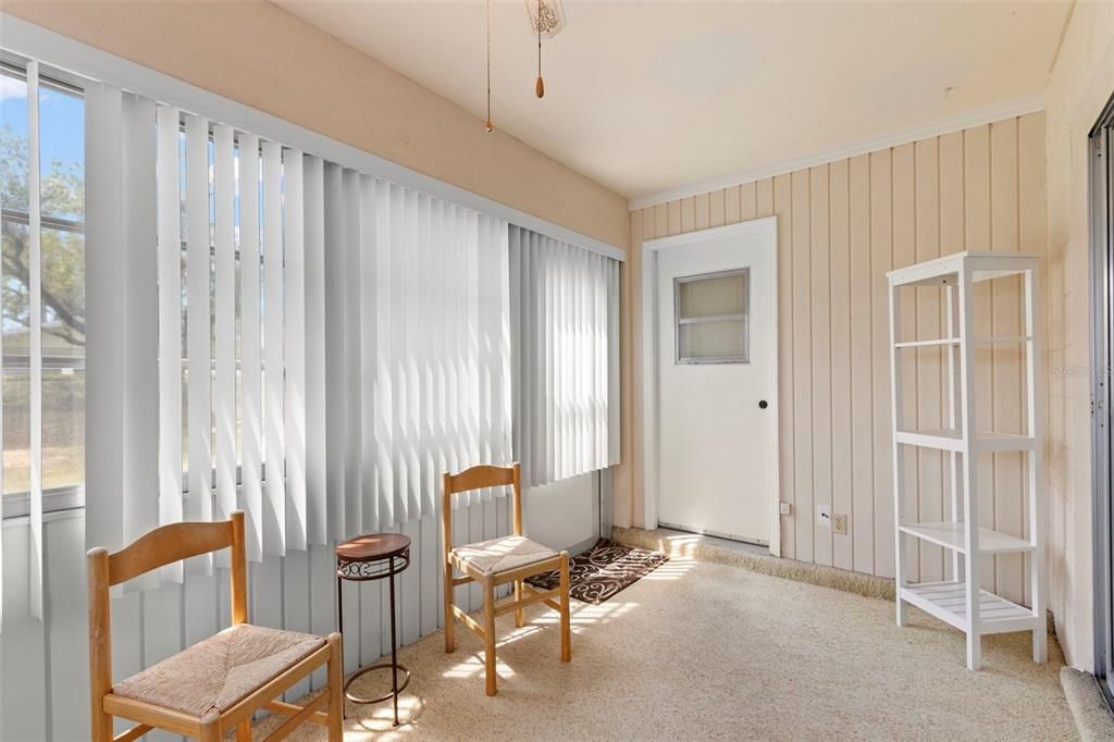 Active With Contract: $74,900 (1 beds, 1 baths, 992 Square Feet)