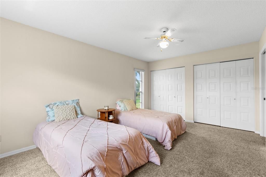 Active With Contract: $74,900 (1 beds, 1 baths, 992 Square Feet)