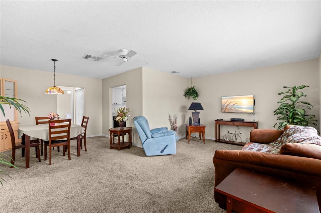 Active With Contract: $74,900 (1 beds, 1 baths, 992 Square Feet)
