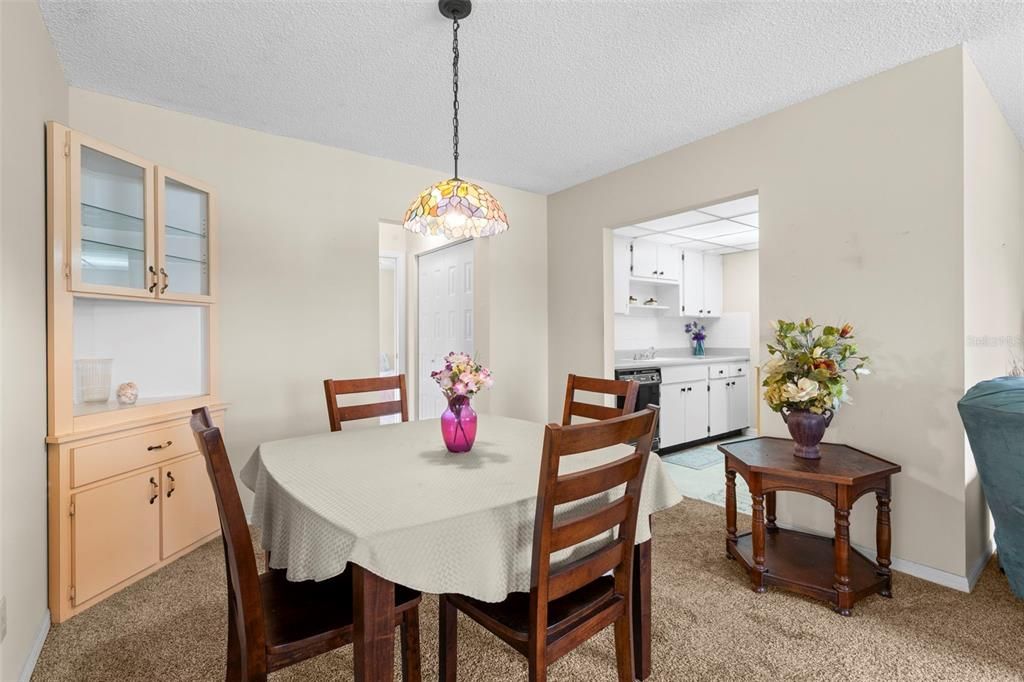 Active With Contract: $74,900 (1 beds, 1 baths, 992 Square Feet)