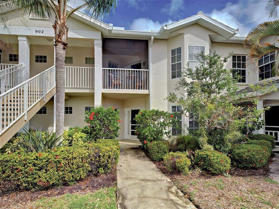 For Sale: $210,000 (2 beds, 2 baths, 1280 Square Feet)
