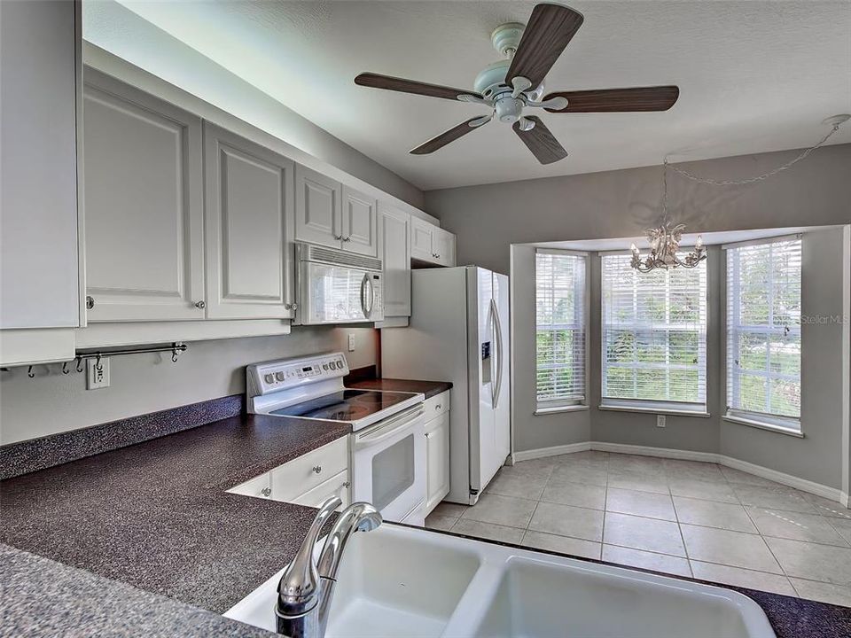 For Sale: $210,000 (2 beds, 2 baths, 1280 Square Feet)