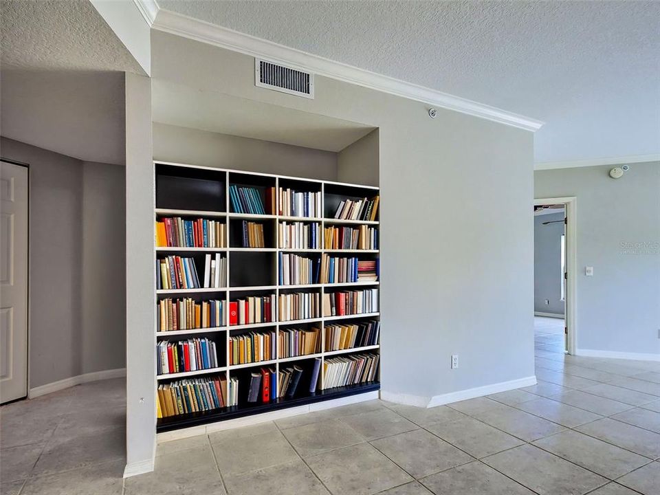 For Sale: $210,000 (2 beds, 2 baths, 1280 Square Feet)
