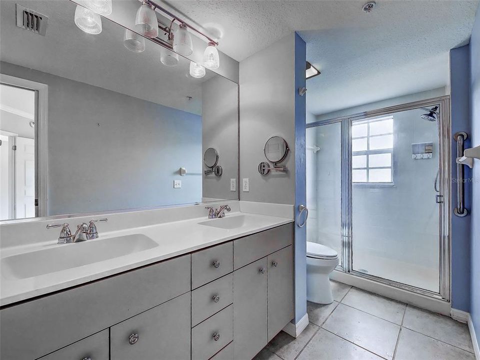 For Sale: $210,000 (2 beds, 2 baths, 1280 Square Feet)