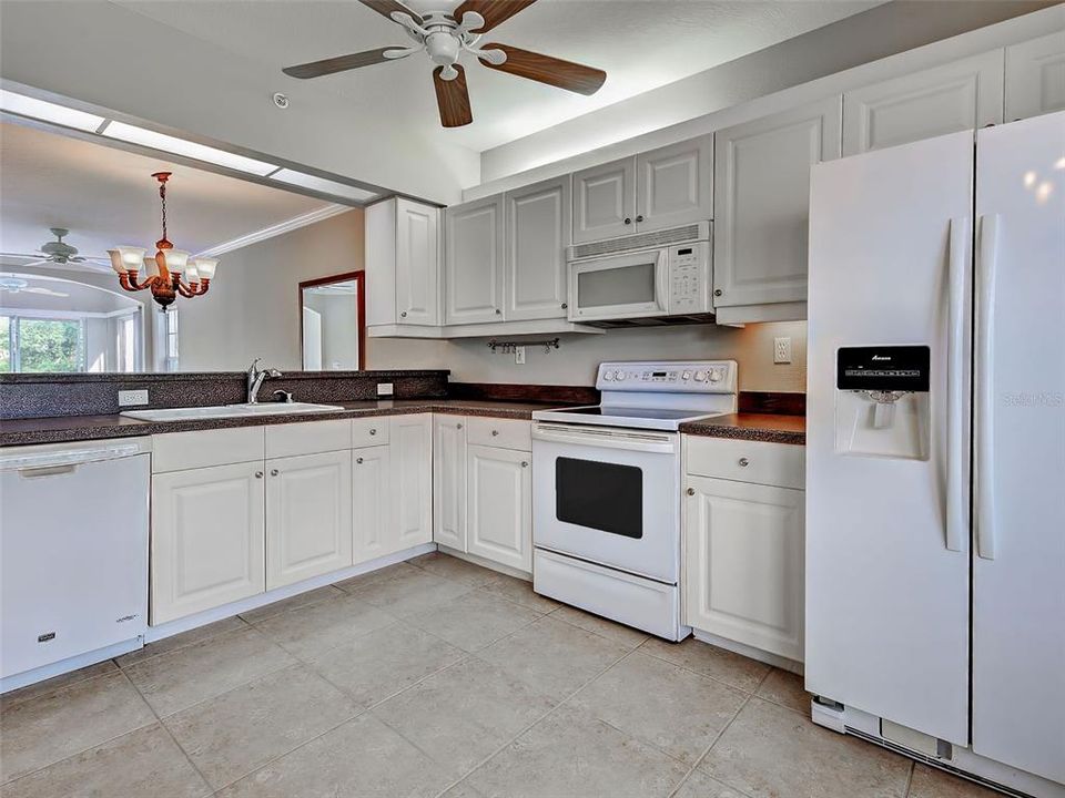 For Sale: $210,000 (2 beds, 2 baths, 1280 Square Feet)