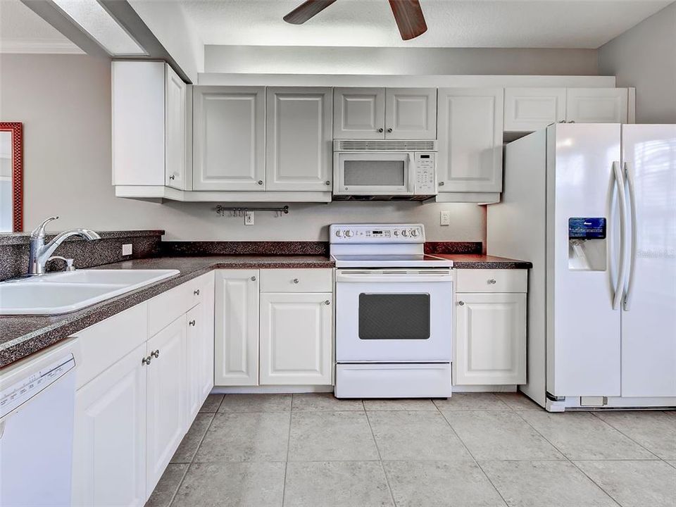 For Sale: $210,000 (2 beds, 2 baths, 1280 Square Feet)