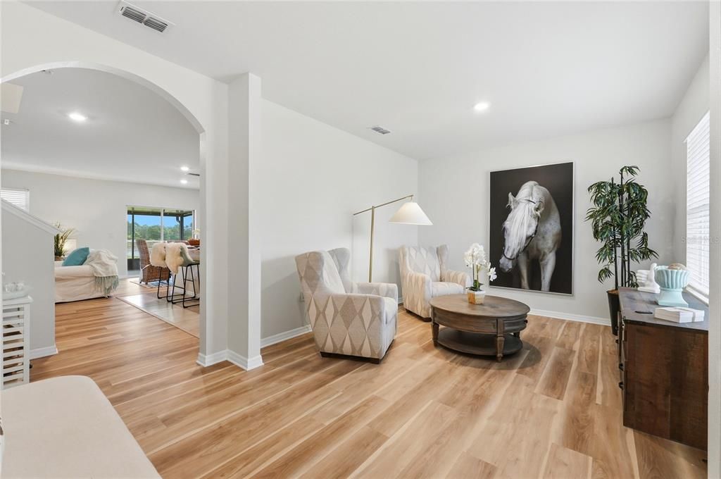 Activo con contrato: $364,500 (5 camas, 3 baños, 2616 Pies cuadrados)