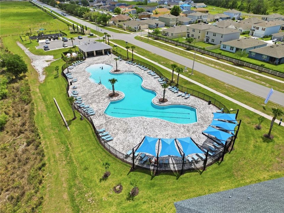 Activo con contrato: $364,500 (5 camas, 3 baños, 2616 Pies cuadrados)