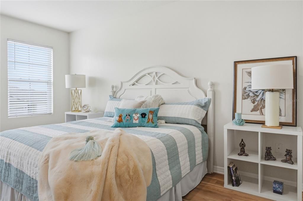 Activo con contrato: $364,500 (5 camas, 3 baños, 2616 Pies cuadrados)