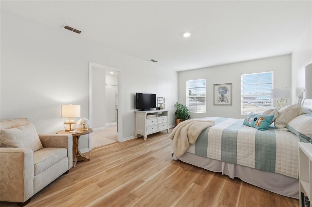 Activo con contrato: $364,500 (5 camas, 3 baños, 2616 Pies cuadrados)