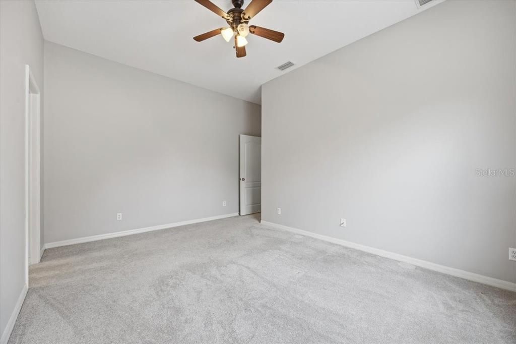 En Venta: $669,900 (4 camas, 3 baños, 2552 Pies cuadrados)