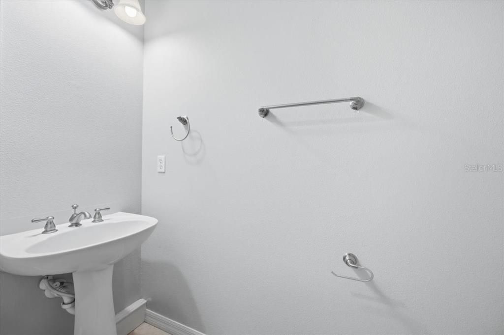 En Venta: $669,900 (4 camas, 3 baños, 2552 Pies cuadrados)