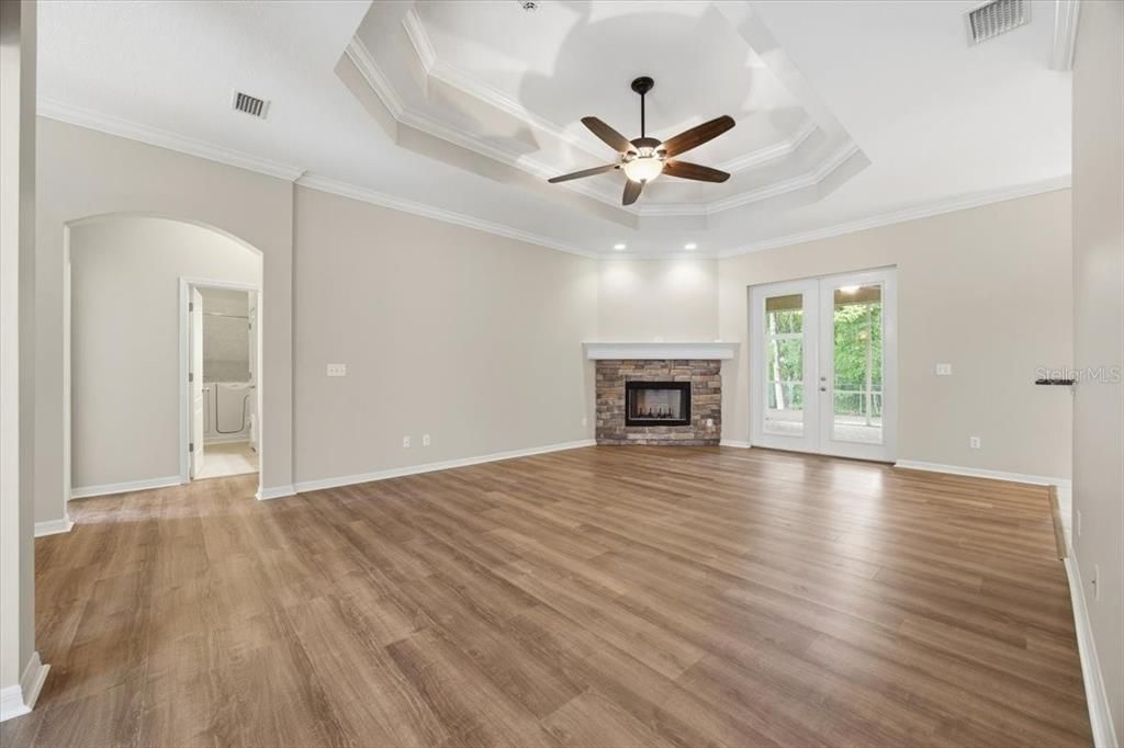 En Venta: $669,900 (4 camas, 3 baños, 2552 Pies cuadrados)