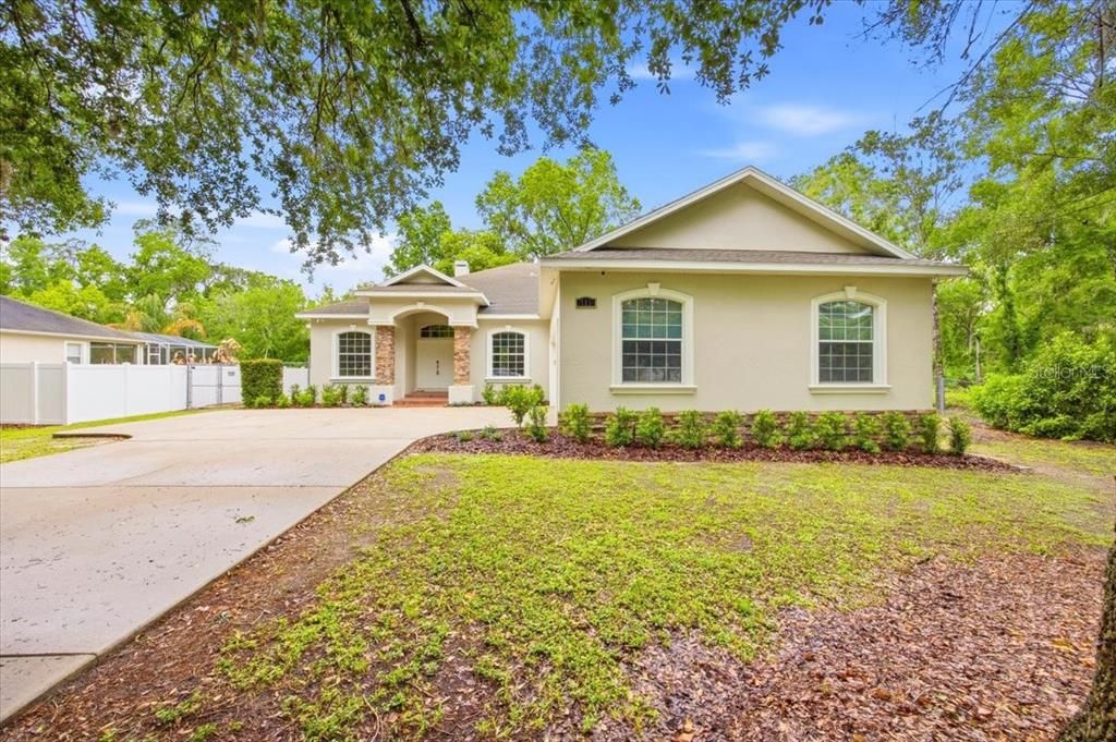 En Venta: $669,900 (4 camas, 3 baños, 2552 Pies cuadrados)